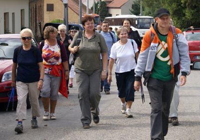 FOTOREPORTÁŽ – Turisté podpořili výstavbu komunikace R43