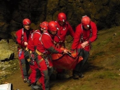 Hasiči a záchranáři ukázali, jak se vyprošťují lidé uvízlí v jeskyních
