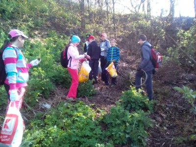 Den země v Kulířově: Školáci nasbírali pytle odpadků