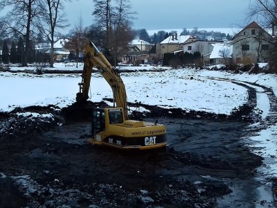 V centru Rájce-Jestřebí naplno začala revitalizace rybníku Klimšák