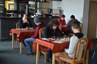 Zatím suverénně vedoucí šachisté Lipovce poprvé prohráli