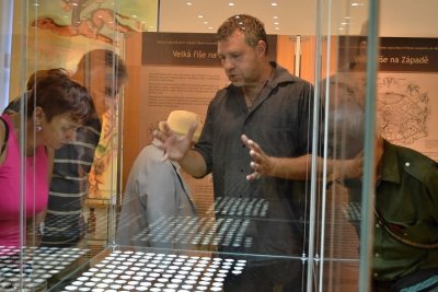 Muzeum vystavuje mince, kterými se platilo na Hedvábné stezce