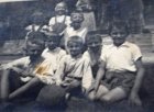 Děti z dolního konce vesnice (starší foto)