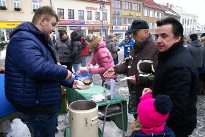 V Boskovicích budou pod vánočním stromem rozdávat bramboračku
