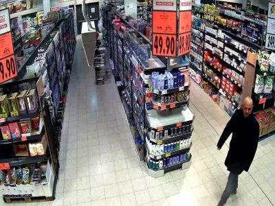 Pozor, zloděj využívá nepozornosti nakupujících v supermarketech