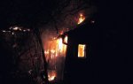 Hasiči z hořícího domu v Drválovicích vynesli ženu