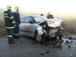 Po nehodě auto shořelo