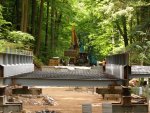 Provizorní most u Holštejna zmizel, dělníci chystají základy pro nový