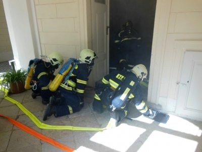 Na boskovickém zámku cvičně hořelo, hasiči zkoušeli ostrý zásah